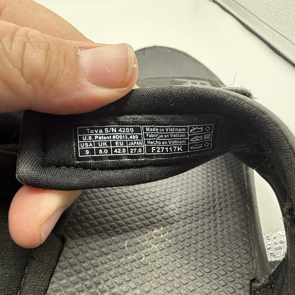 Teva Minam Sport Sandals Mens Black Size 9 Hiking Water Shoes River Sandals 4289